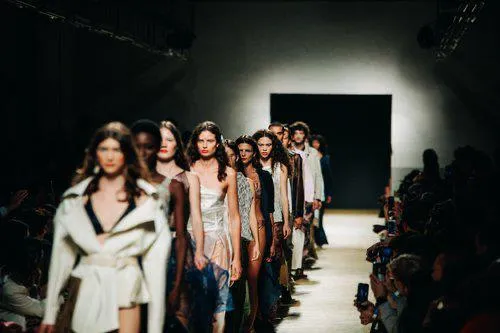MARBLE FASHION DESIGN