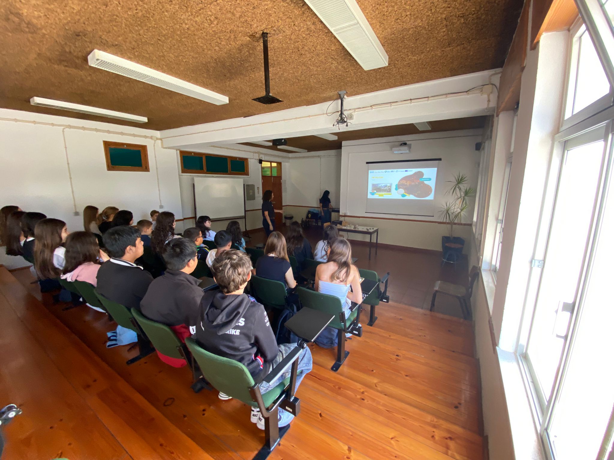 120 ALUNOS DE FARO SENSIBILIZADOS COM INICIATIVA “MINERAIS SÃO VIDA!”