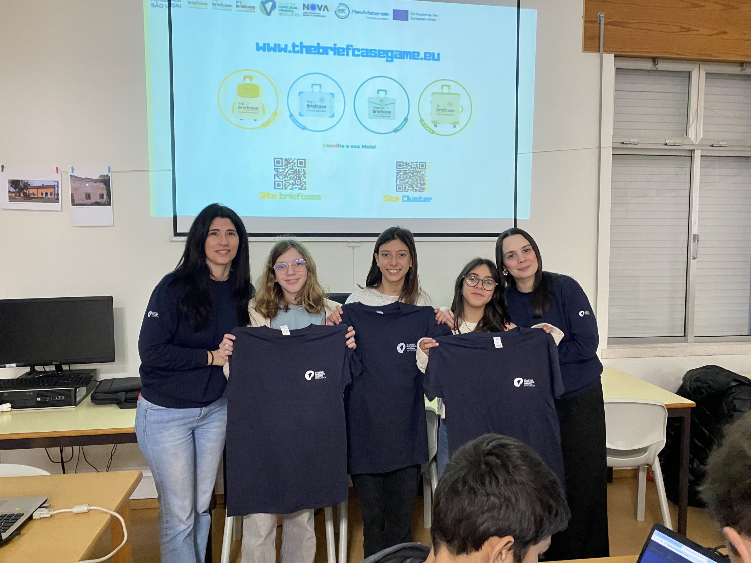 ALUNOS SENSIBILIZADOS COM INICIATIVA “MINERAIS SÃO VIDA