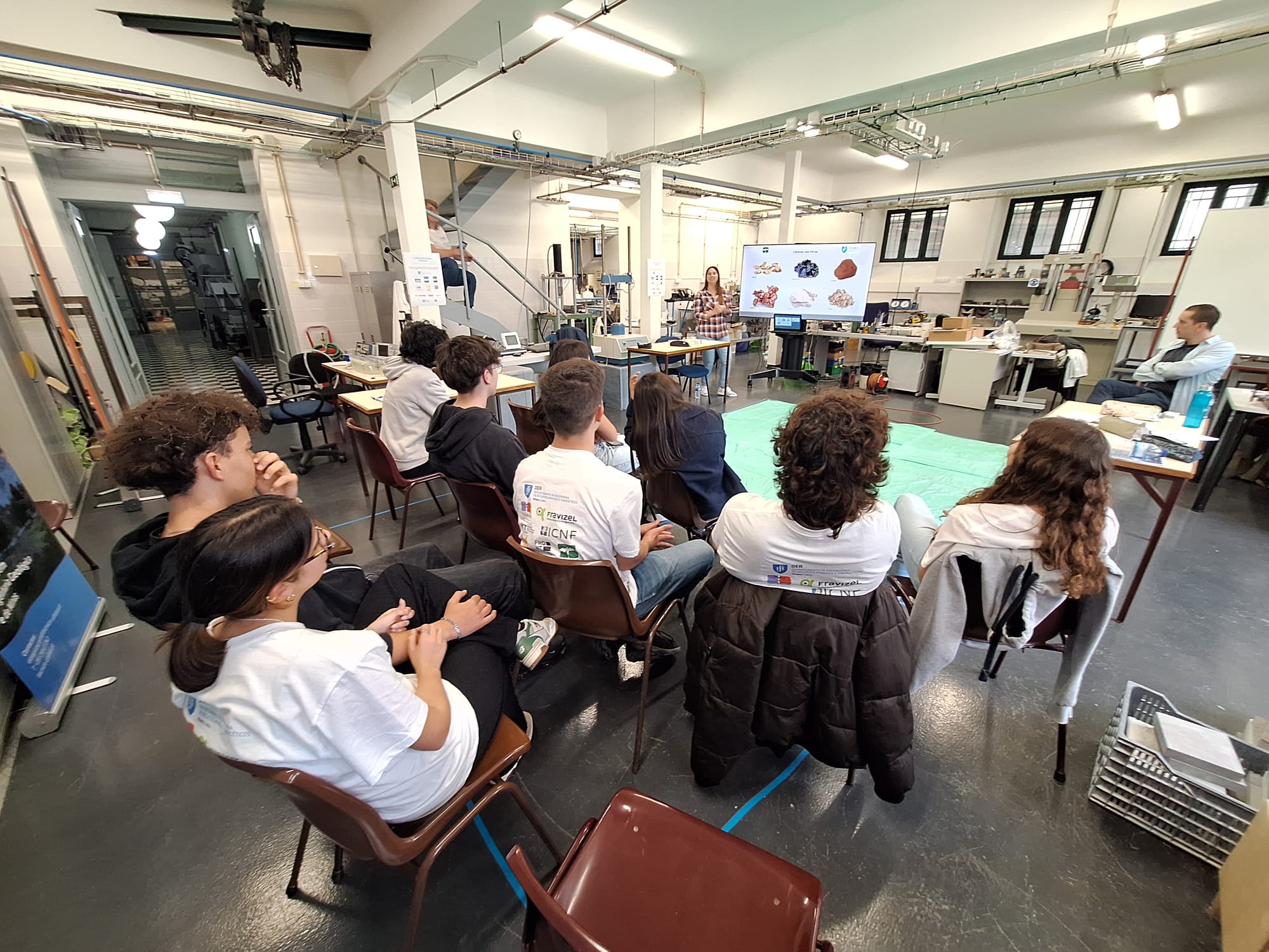 DO CAMPO AO LABORATÓRIO: UM DIA DEDICADO À INVESTIGAÇÃO E À REABILITAÇÃO AMBIENTAL